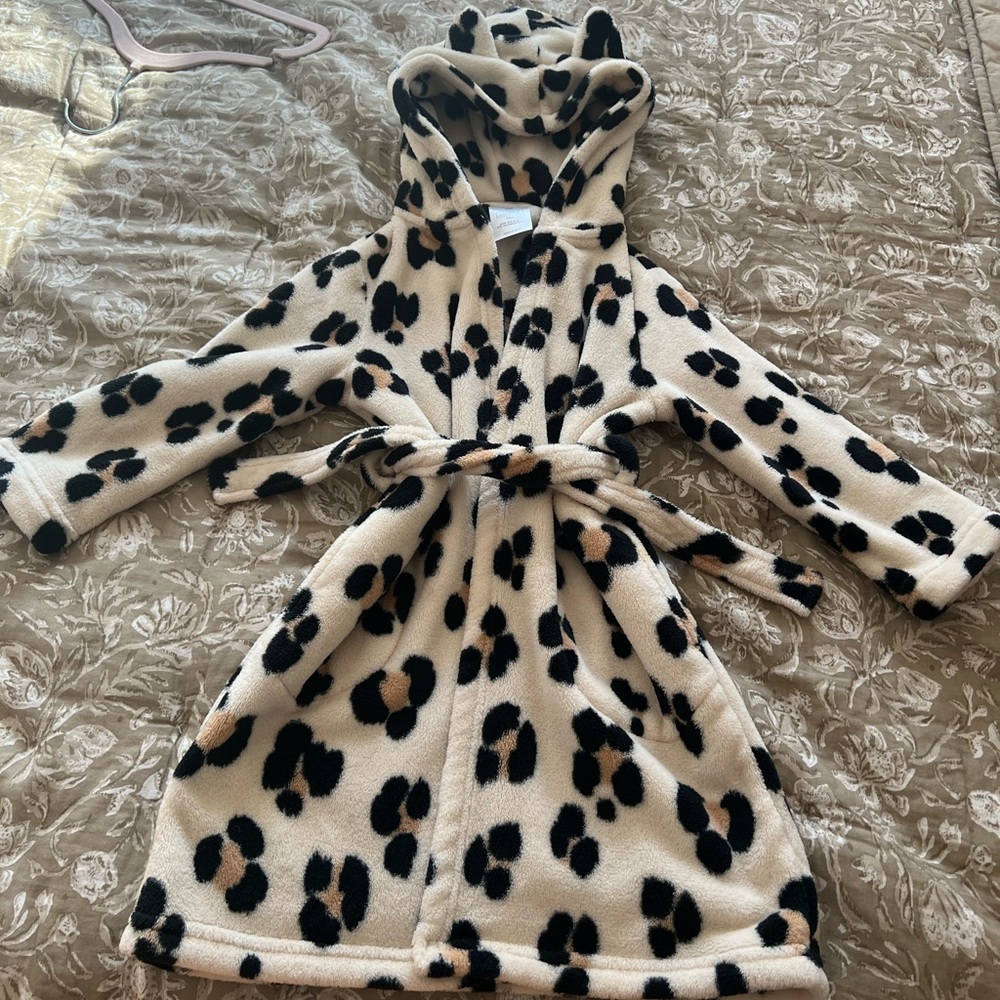Gap toddler size 4 yrs, leopard print bath robe